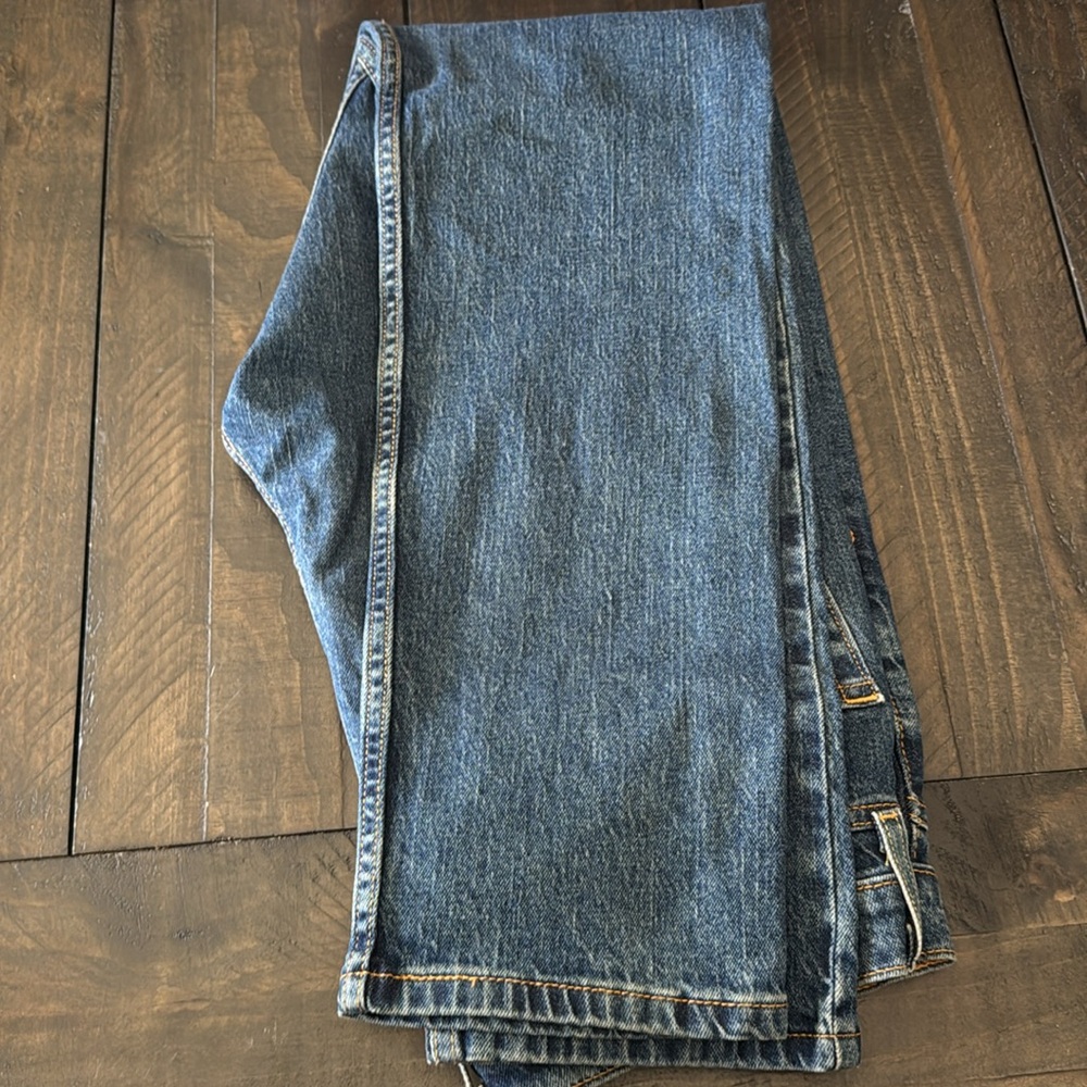 Men's Levi Strauss & Co. Blue Jeans. Size 32" W 34" L - Picture 11 of 16